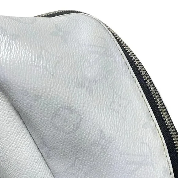 LOUIS VUITTON Discovery Backpack Bronze/Optic White Taigarama - Picture 10 of 15